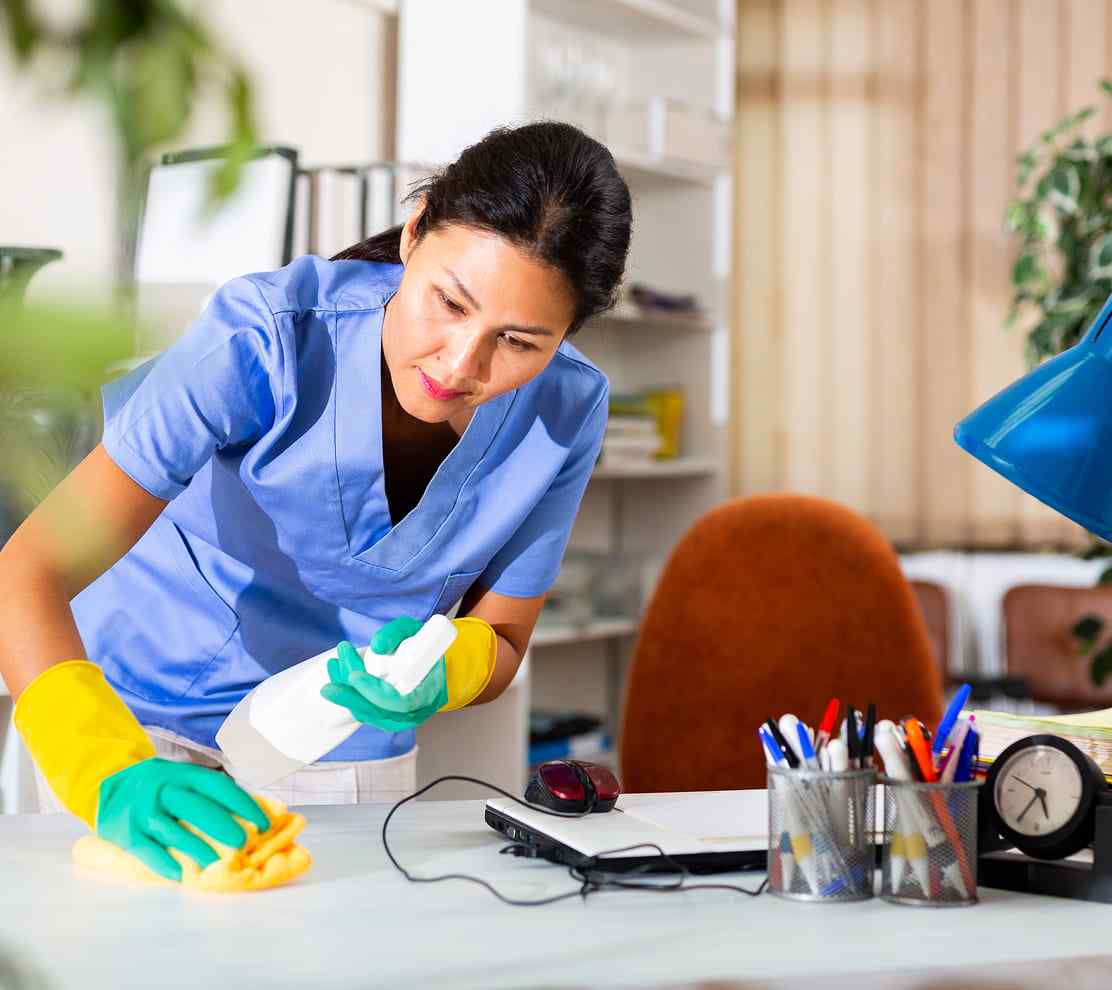 https://riviera-cleaning.ch/wp-content/uploads/2025/07/image_02_services.jpg