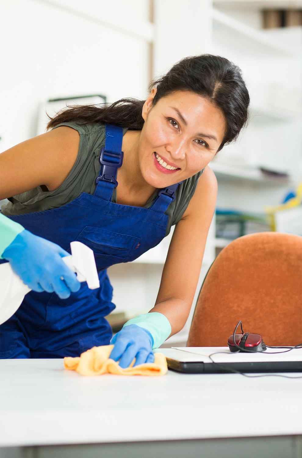 https://riviera-cleaning.ch/wp-content/uploads/2025/07/image_02_testimonials.jpg